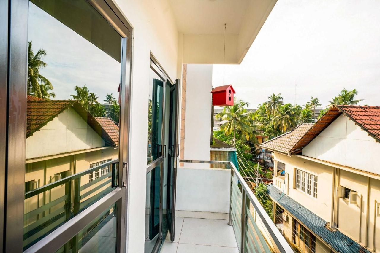 Hotel O Thykoodam Apartments Kochi Exterior photo