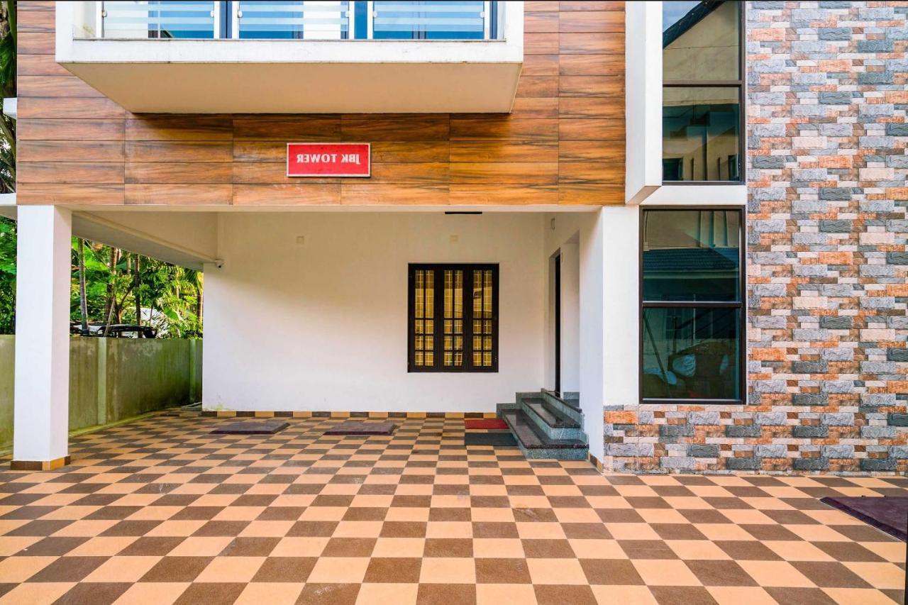 Hotel O Thykoodam Apartments Kochi Exterior photo