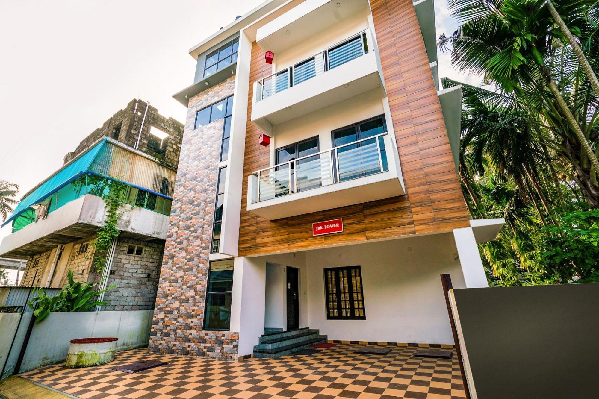 Hotel O Thykoodam Apartments Kochi Exterior photo